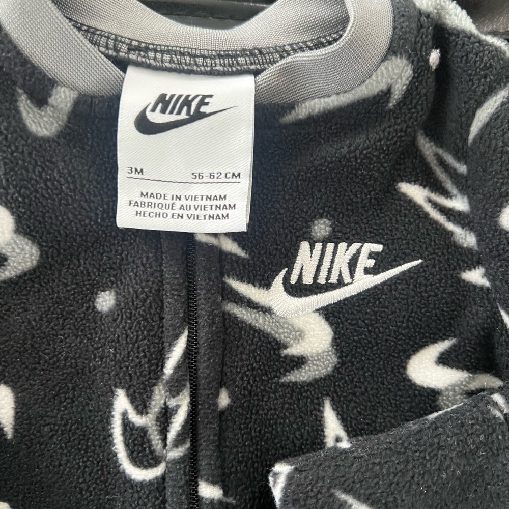 Nike & Air Jordan Fleece Outfits- 3 Months - Picture 5 of 7